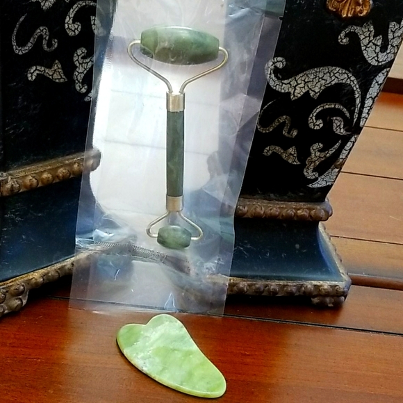 None Other - 💚 JADE ROLLER FACE SET